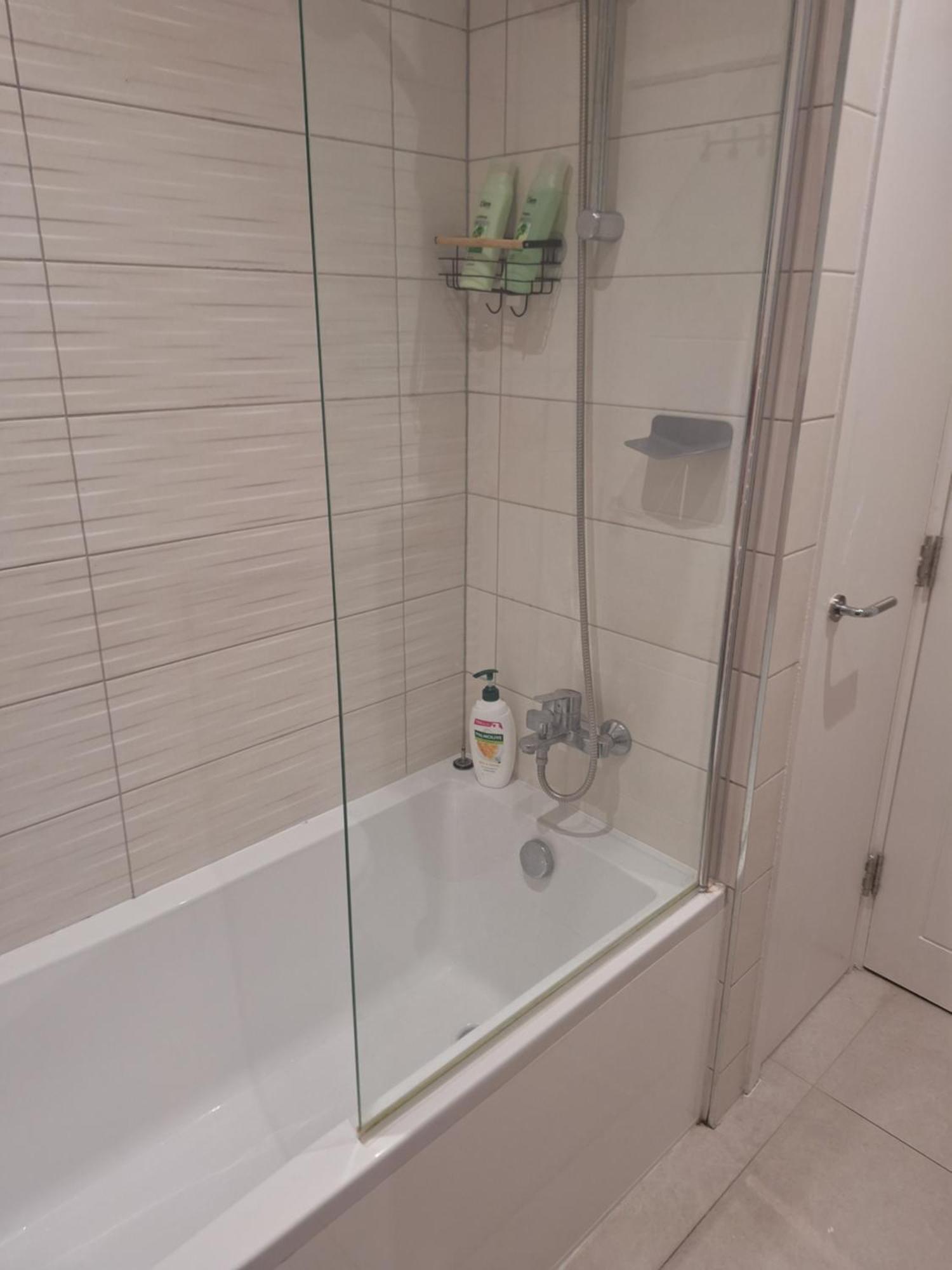 Budget Single Room Only For One Adult - Shared Flat Northolt  Exteriör bild