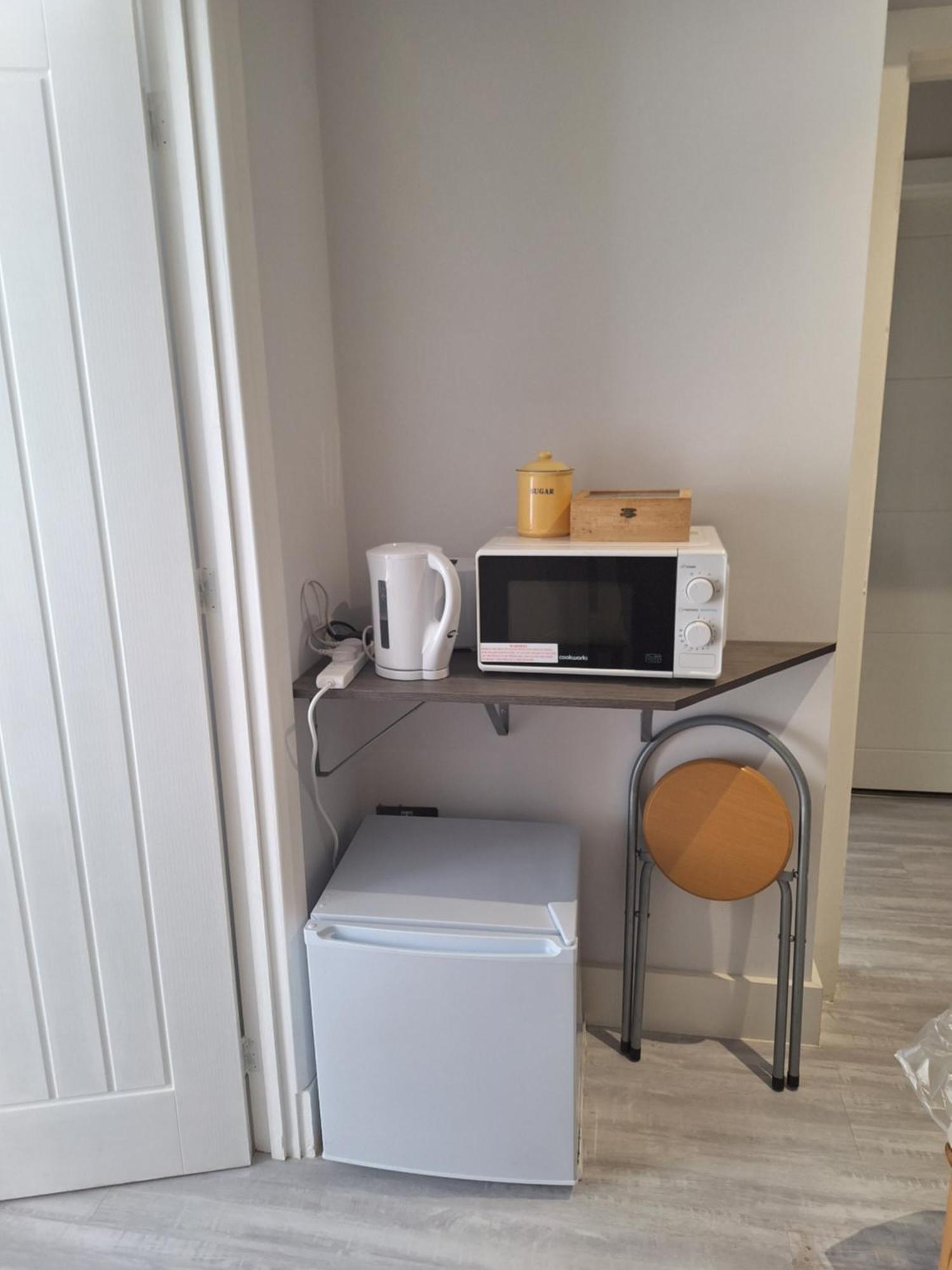 Budget Single Room Only For One Adult - Shared Flat Northolt  Exteriör bild