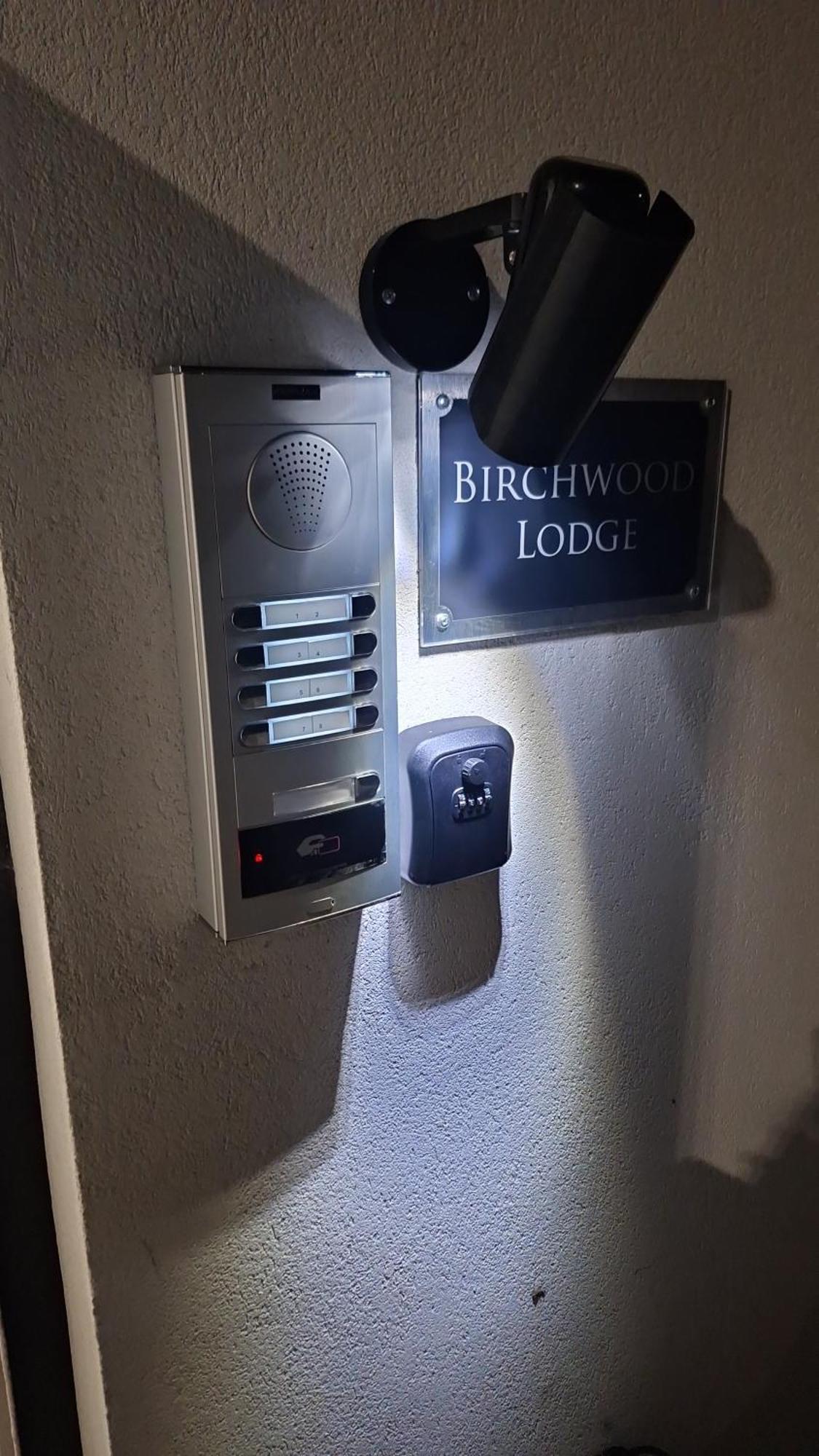Budget Single Room Only For One Adult - Shared Flat Northolt  Exteriör bild